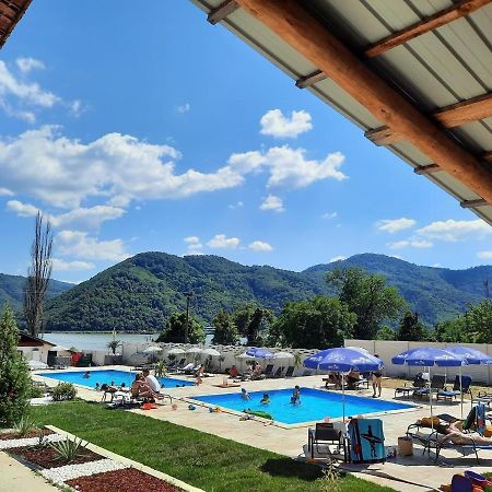 Clisura Dunarii - Pensiunea Casa Creta Liborajdea Buitenkant foto